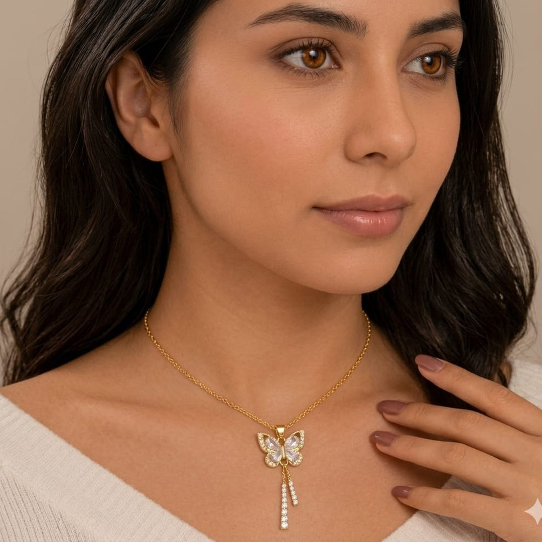 Collar Mariposa en Acero Inoxidable Chapado Oro 18K