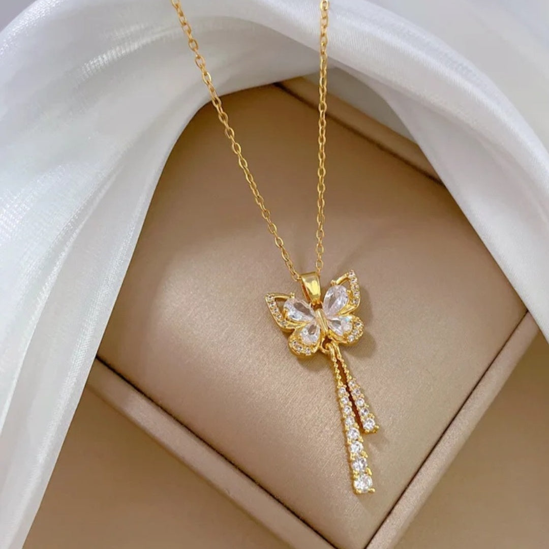 Collar Mariposa en Acero Inoxidable Chapado Oro 18K