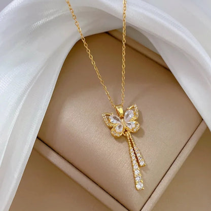 Collar Mariposa en Acero Inoxidable Chapado Oro 18K